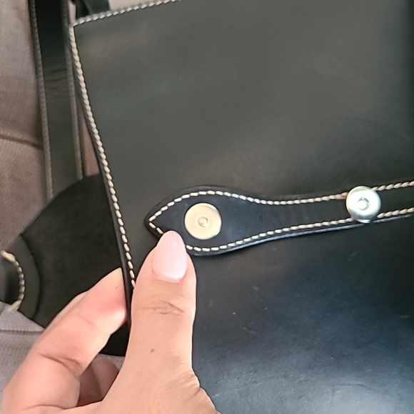 Dooney & Bourke - Alto Ring Flap Italian vachetta shoulder bag - Picture 7 of 12